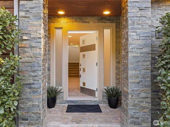 14540 Stone Avenue N, Shoreline WA 98133