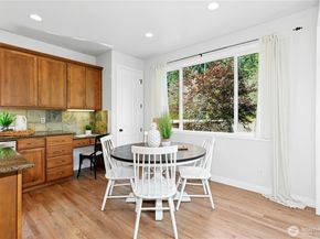 2002 263rd Lane SE, Sammamish WA 98075