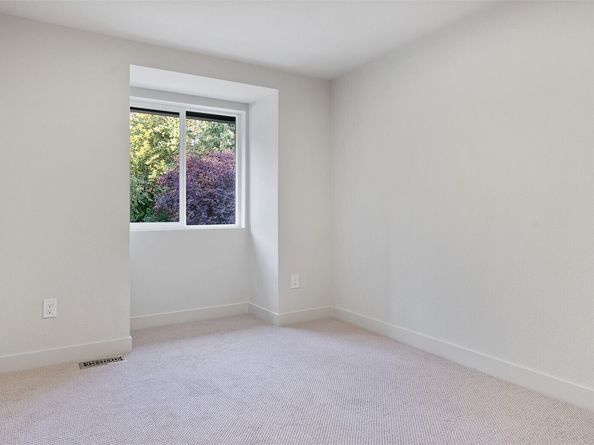 20713 NE 44th Street, Sammamish WA 98074