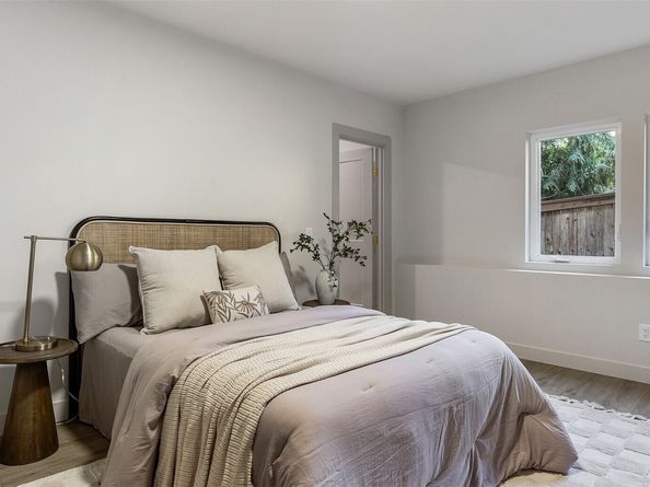 20713 NE 44th Street, Sammamish WA 98074