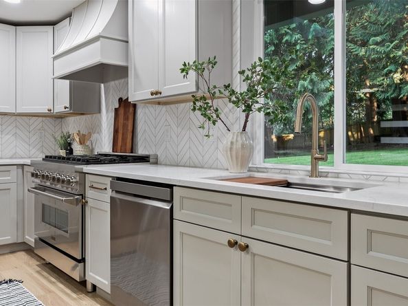 20713 NE 44th Street, Sammamish WA 98074