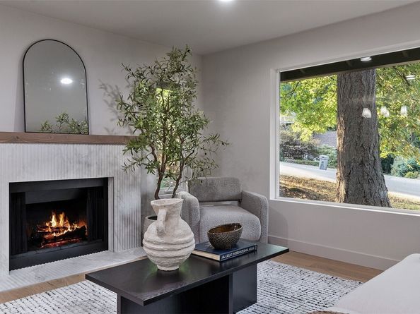 20713 NE 44th Street, Sammamish WA 98074