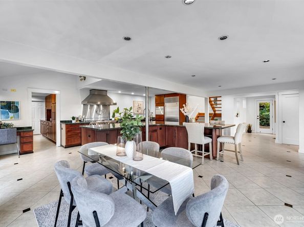 8449 W Mercer Way, Mercer Island WA 98040
