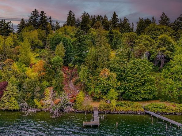 8449 W Mercer Way, Mercer Island WA 98040
