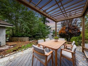 8449 W Mercer Way, Mercer Island WA 98040