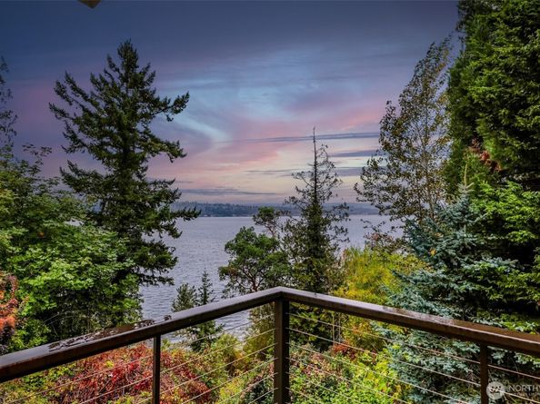 8449 W Mercer Way, Mercer Island WA 98040