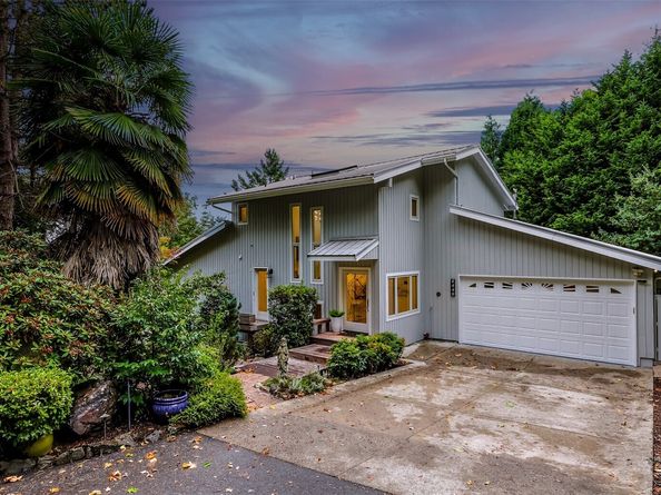 8449 W Mercer Way, Mercer Island WA 98040