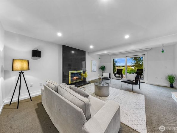 8449 W Mercer Way, Mercer Island WA 98040