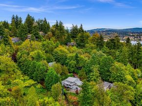 8449 W Mercer Way, Mercer Island WA 98040