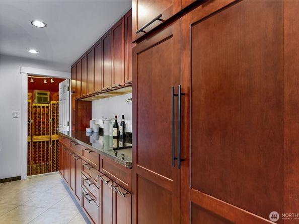 8449 W Mercer Way, Mercer Island WA 98040