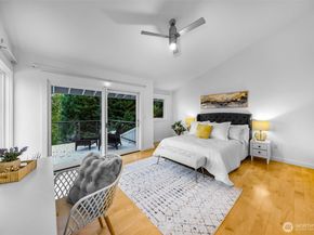 8449 W Mercer Way, Mercer Island WA 98040