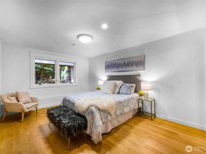 8449 W Mercer Way, Mercer Island WA 98040