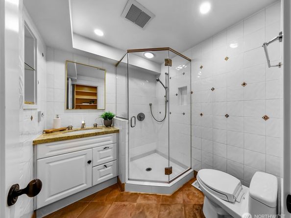 8449 W Mercer Way, Mercer Island WA 98040