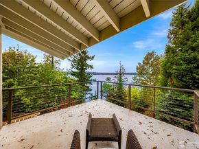 8449 W Mercer Way, Mercer Island WA 98040