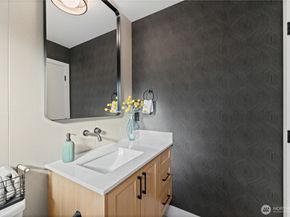 511 N 78th Street, Seattle WA 98103