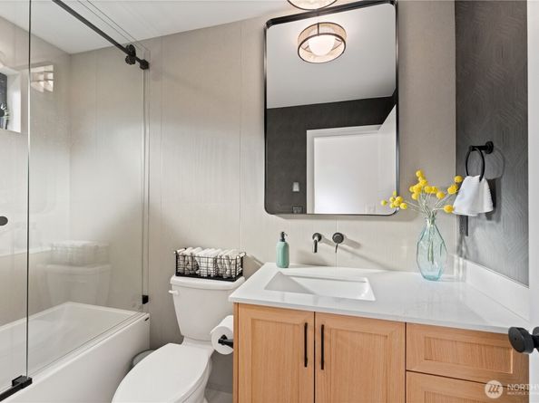 511 N 78th Street, Seattle WA 98103