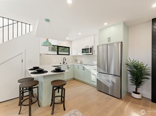 511 N 78th Street, Seattle WA 98103