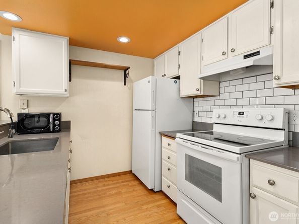 3901 Fremont Avenue N 304, Seattle WA 98103