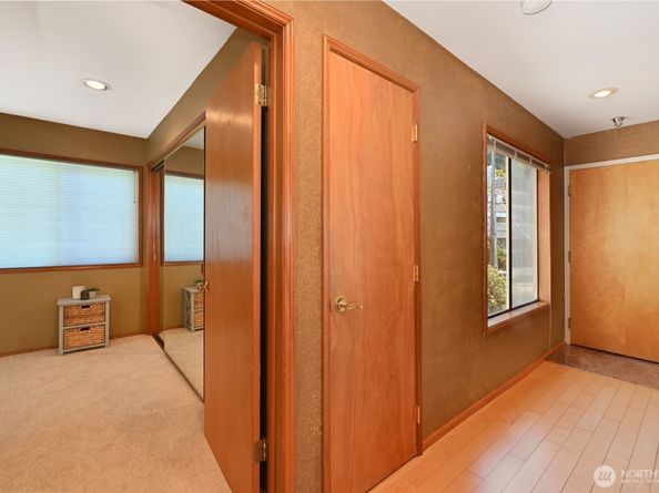4226 Beach Drive SW 303, Seattle WA 98116