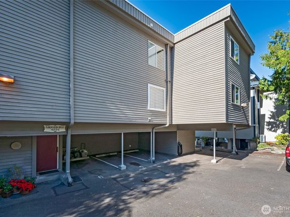 4226 Beach Drive SW 303, Seattle WA 98116