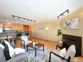 4226 Beach Drive SW 303, Seattle WA 98116