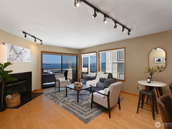 4226 Beach Drive SW 303, Seattle WA 98116