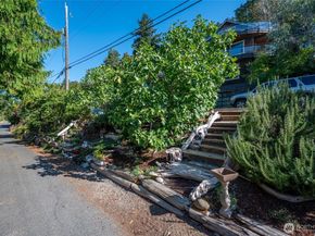 4226 Beach Drive SW 303, Seattle WA 98116