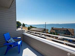 4226 Beach Drive SW 303, Seattle WA 98116