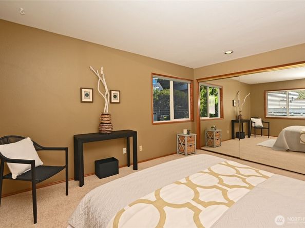 4226 Beach Drive SW 303, Seattle WA 98116