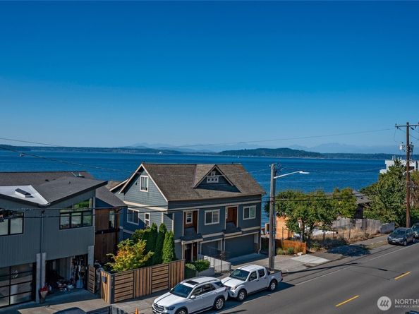 4226 Beach Drive SW 303, Seattle WA 98116