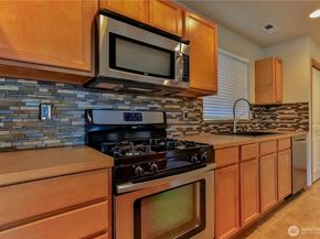 841 5th Place NE, Issaquah WA 98029