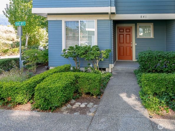 841 5th Place NE, Issaquah WA 98029