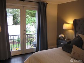 4317 37th Avenue NE, Seattle WA 98105