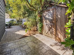 4317 37th Avenue NE, Seattle WA 98105