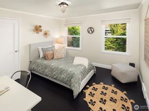 4317 37th Avenue NE, Seattle WA 98105