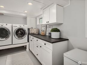 4317 37th Avenue NE, Seattle WA 98105