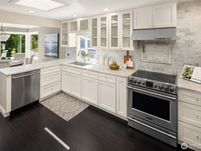 4317 37th Avenue NE, Seattle WA 98105