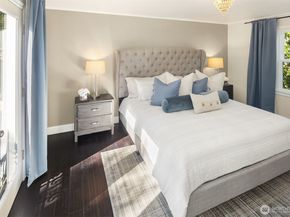 4317 37th Avenue NE, Seattle WA 98105