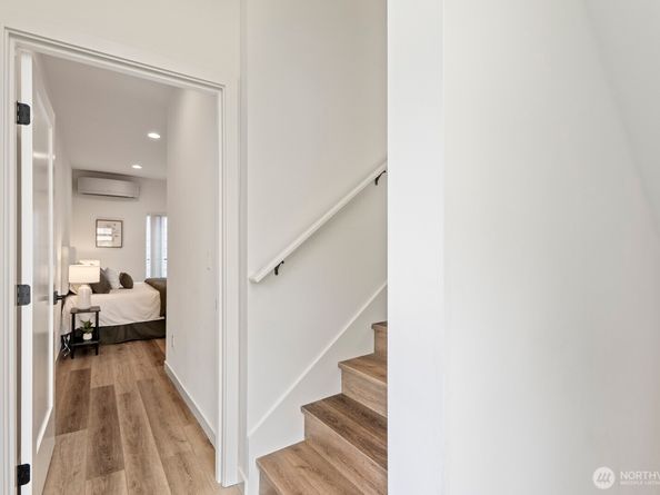 1508 #B 18th AVE B, Seattle WA 98122