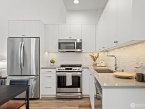 1508 #B 18th AVE B, Seattle WA 98122