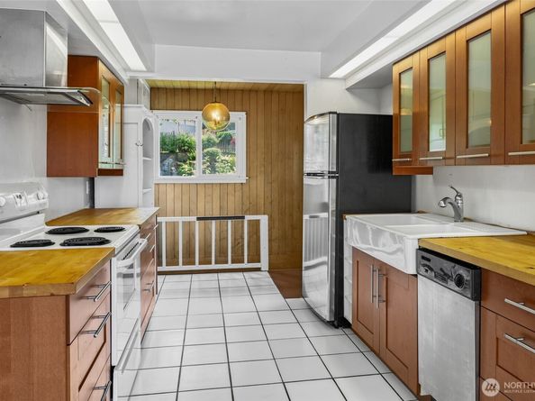 13202 Bitter Place N, Seattle WA 98133