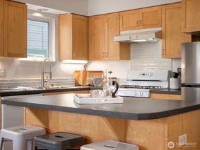6736 29th Avenue S, Seattle WA 98108