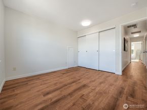 6736 29th Avenue S, Seattle WA 98108