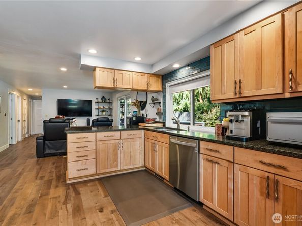 10414 SW 110th Street, Vashon WA 98070