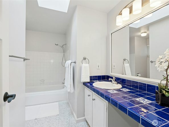 2468 168th Place NE, Bellevue WA 98008