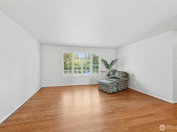 2468 168th Place NE, Bellevue WA 98008