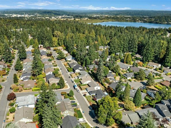 2468 168th Place NE, Bellevue WA 98008