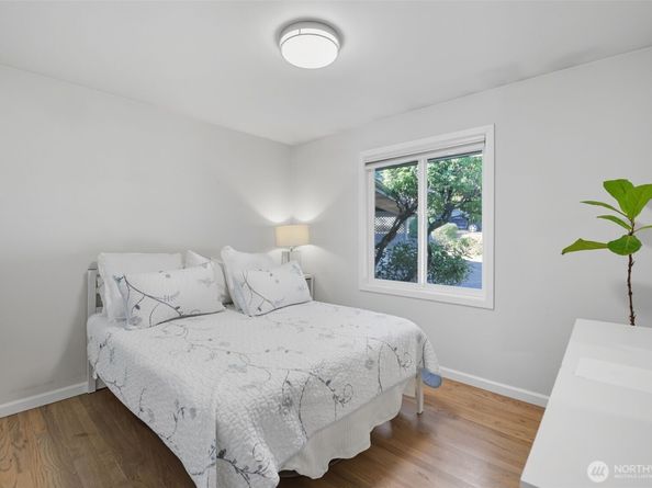 12455 SE 26th Place, Bellevue WA 98005