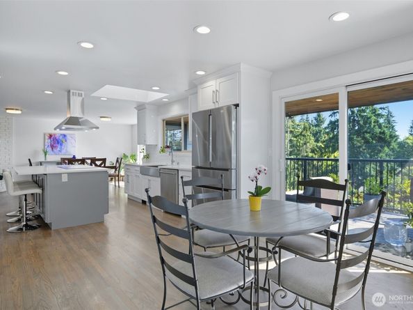 12455 SE 26th Place, Bellevue WA 98005