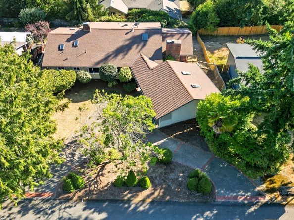 12455 SE 26th Place, Bellevue WA 98005